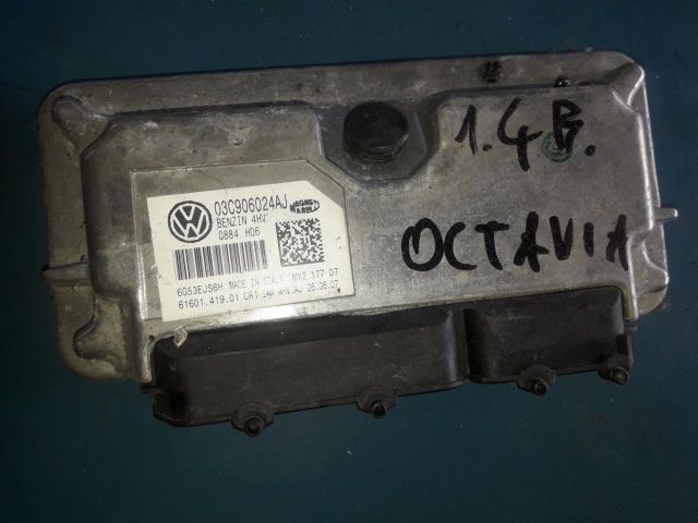 bontott SKODA OCTAVIA II Motorvezérlő