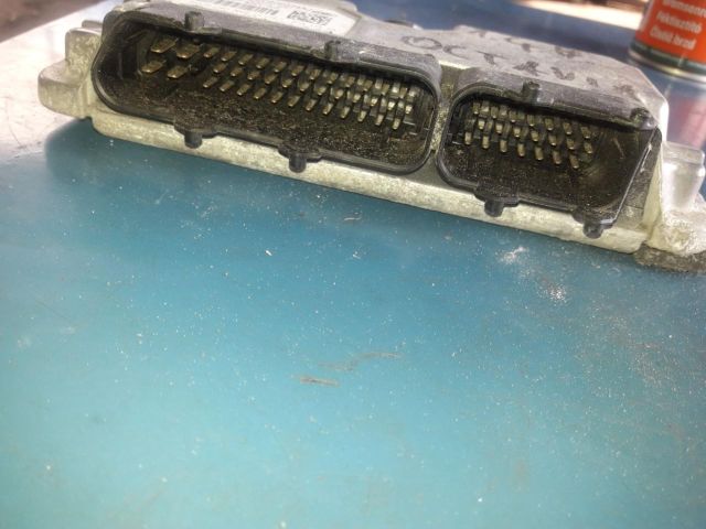 bontott SKODA OCTAVIA II Motorvezérlő