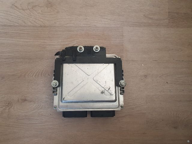 bontott SKODA OCTAVIA II Motorvezérlő