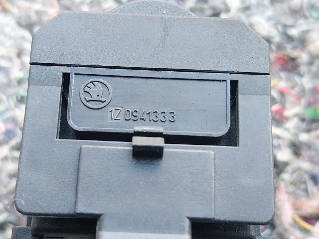 bontott SKODA OCTAVIA II Műszerfal Fényerő Szabályzó