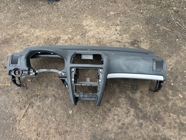 bontott SKODA OCTAVIA II Műszerfal Héj