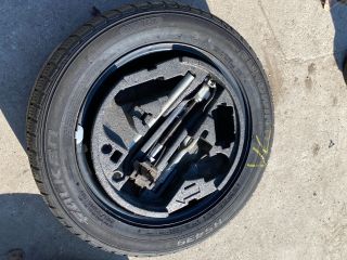 bontott SKODA OCTAVIA II Pótkerék Szerszámtartó