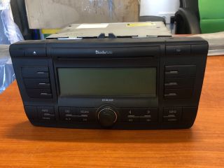 bontott SKODA OCTAVIA II Rádió / CD Kapcsoló