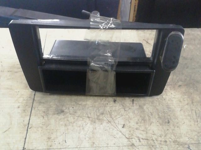 bontott SKODA OCTAVIA II Rádió / CD Keret