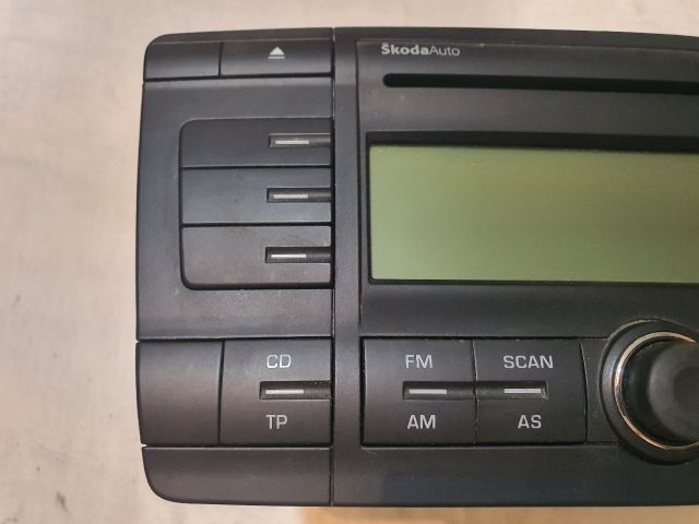 bontott SKODA OCTAVIA II Rádió / CD