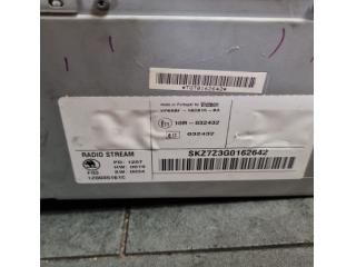bontott SKODA OCTAVIA II Rádió / CD
