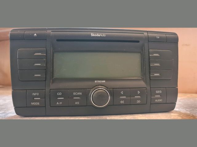 bontott SKODA OCTAVIA II Rádió / CD