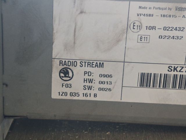 bontott SKODA OCTAVIA II Rádió / CD