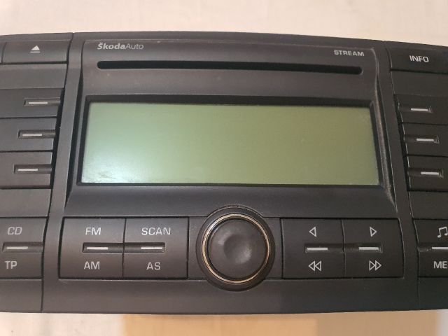 bontott SKODA OCTAVIA II Rádió / CD