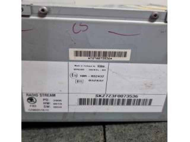 bontott SKODA OCTAVIA II Rádió / CD