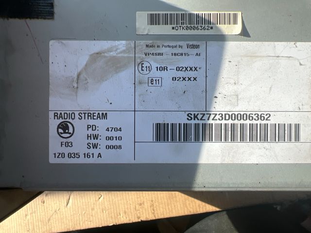 bontott SKODA OCTAVIA II Rádió / CD