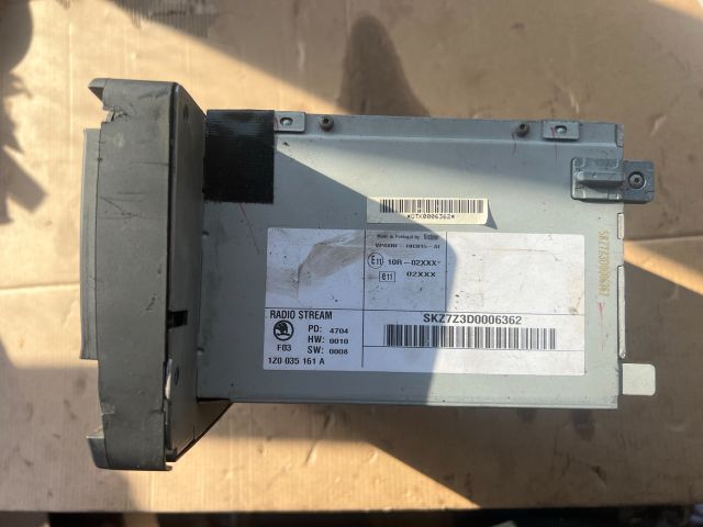 bontott SKODA OCTAVIA II Rádió / CD