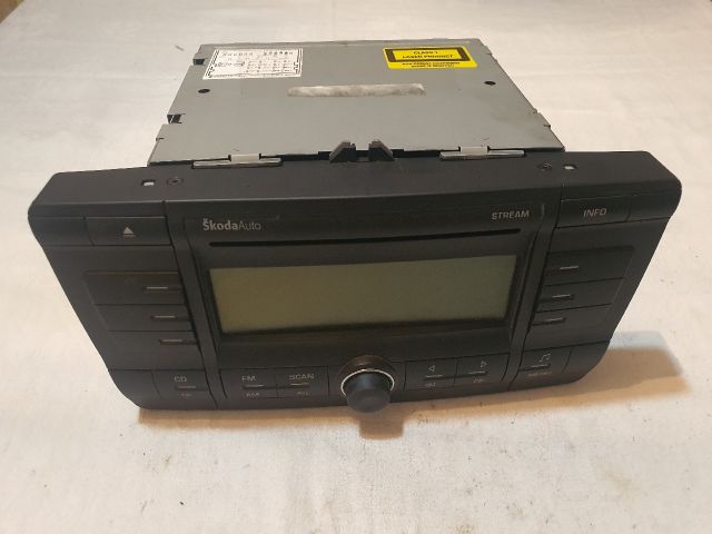 bontott SKODA OCTAVIA II Rádió / CD