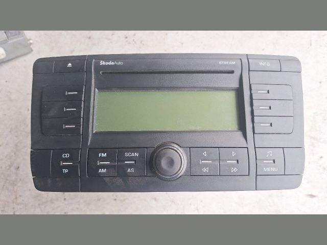 bontott SKODA OCTAVIA II Rádió / CD