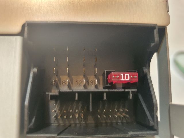 bontott SKODA OCTAVIA II Rádió / CD