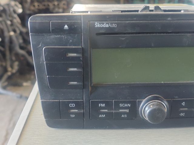 bontott SKODA OCTAVIA II Rádió / CD
