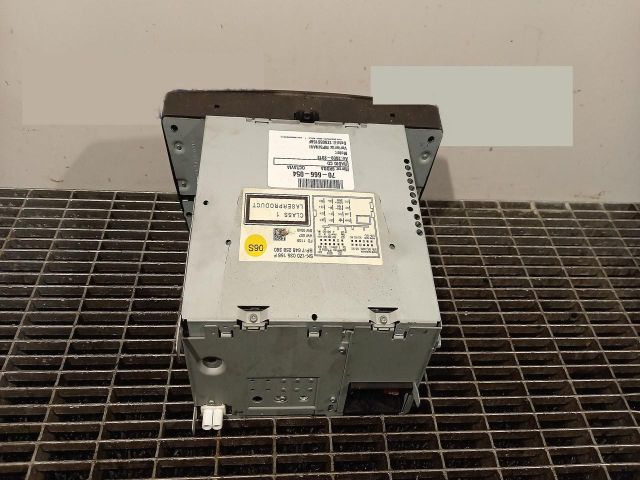 bontott SKODA OCTAVIA II Rádió / CD