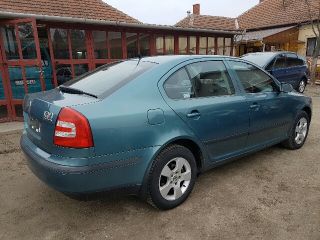 bontott SKODA OCTAVIA II Rádió / CD