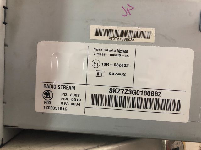 bontott SKODA OCTAVIA II Rádió / CD