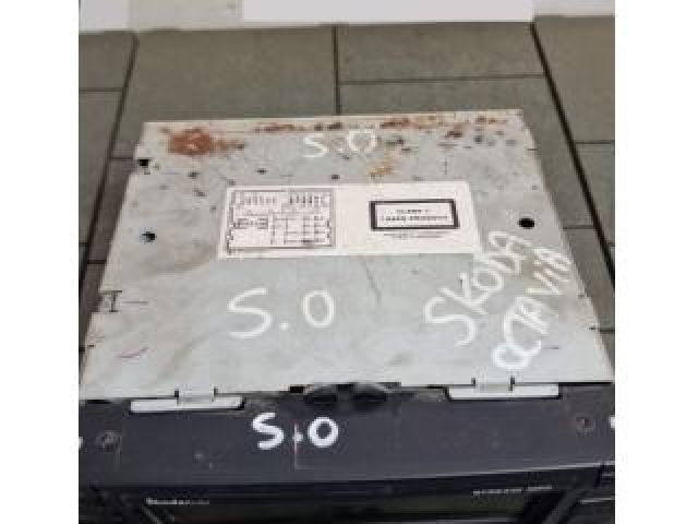 bontott SKODA OCTAVIA II Rádió / CD