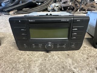 bontott SKODA OCTAVIA II Rádió / CD