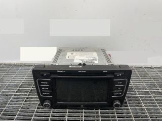 bontott SKODA OCTAVIA II Rádió / CD