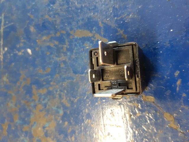 bontott SKODA OCTAVIA II Relé