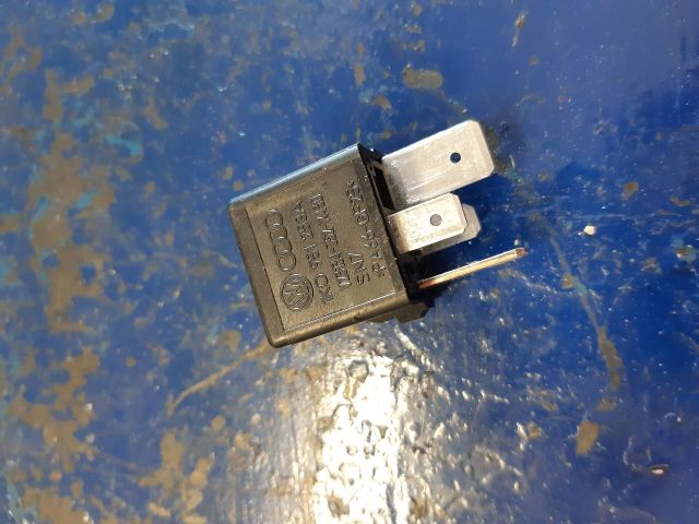 bontott SKODA OCTAVIA II Relé