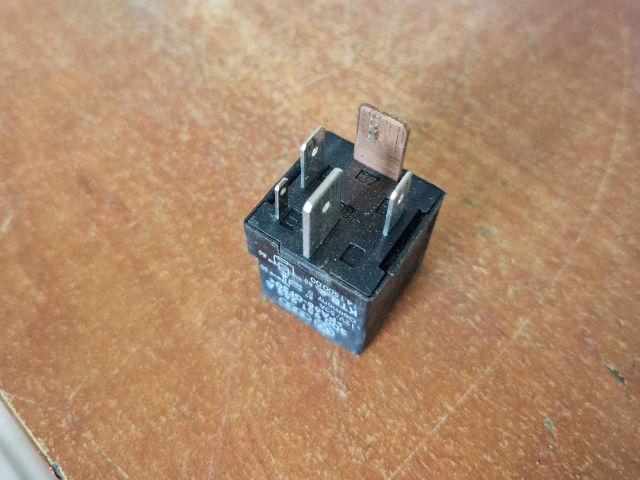 bontott SKODA OCTAVIA II Relé