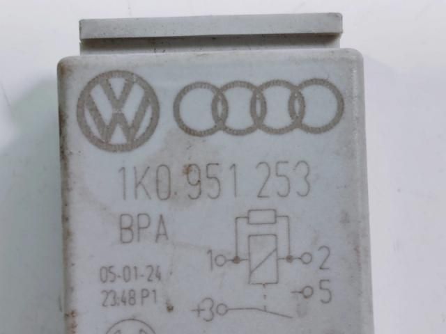 bontott SKODA OCTAVIA II Relé