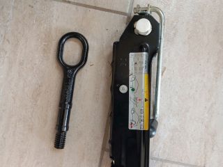 bontott SKODA OCTAVIA II Szerszámkészlet