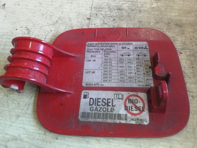 bontott SKODA OCTAVIA II Tankajtó