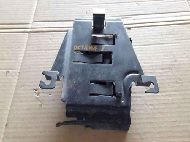 bontott SKODA OCTAVIA II Tartó Bak