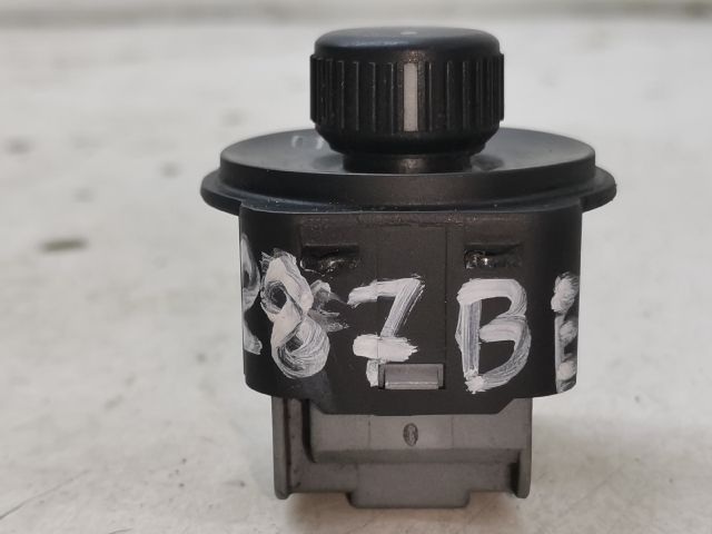 bontott SKODA OCTAVIA II Tükör Kapcsoló