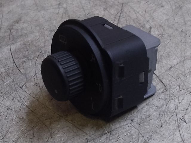 bontott SKODA OCTAVIA II Tükör Kapcsoló