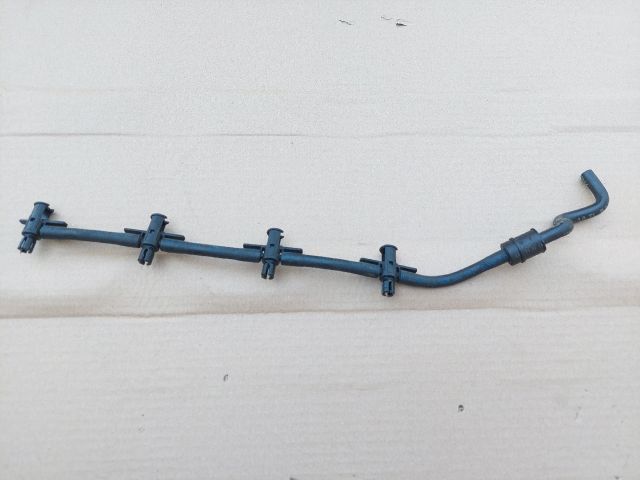 bontott SKODA OCTAVIA II Üzemanyagcső