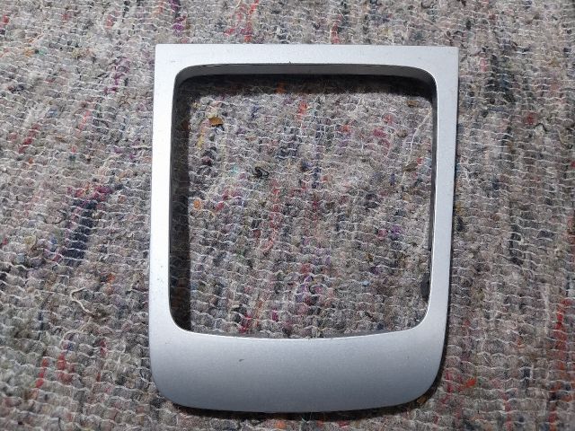 bontott SKODA OCTAVIA II Váltószoknya Rögzítő Keret