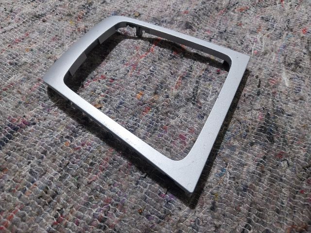 bontott SKODA OCTAVIA II Váltószoknya Rögzítő Keret