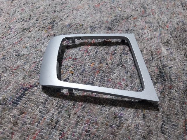 bontott SKODA OCTAVIA II Váltószoknya Rögzítő Keret