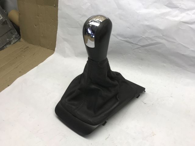 bontott SKODA OCTAVIA II Váltószoknya