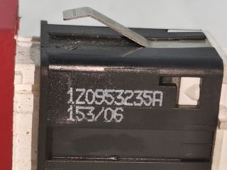 bontott SKODA OCTAVIA II Vészvillogó Kapcsoló