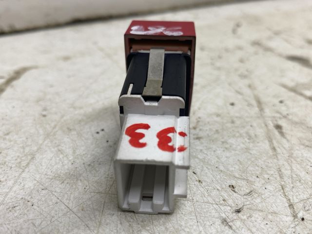 bontott SKODA OCTAVIA II Vészvillogó Kapcsoló