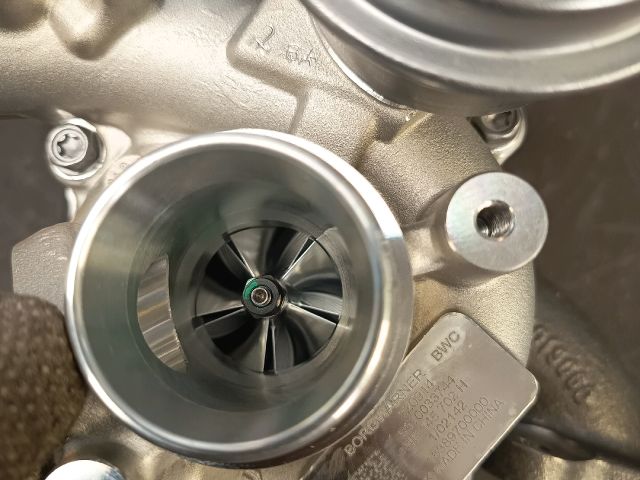 bontott SKODA OCTAVIA III Turbó