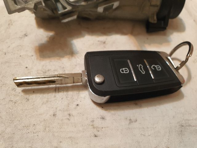 bontott SKODA OCTAVIA III Gyújtáskapcsoló Házzal