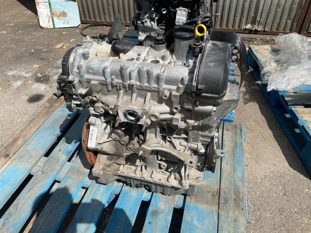 bontott SKODA OCTAVIA III Motor (Fűzött blokk hengerfejjel)