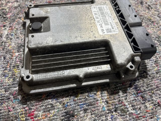 bontott SKODA OCTAVIA III Motorvezérlő