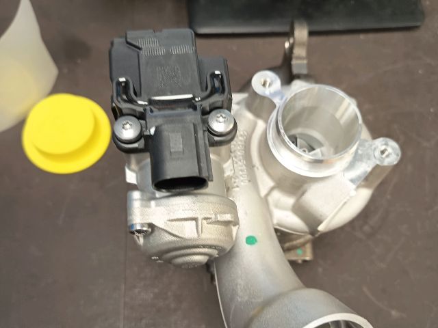 bontott SKODA OCTAVIA III Turbó