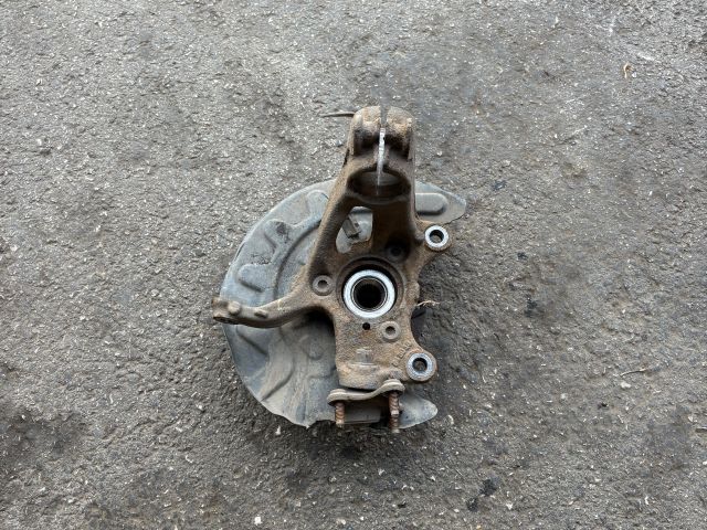 bontott SKODA OCTAVIA III Bal első Csonkállvány Kerékaggyal