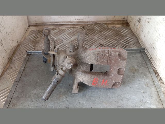 bontott SKODA OCTAVIA III Bal hátsó Féknyereg Munkahengerrel