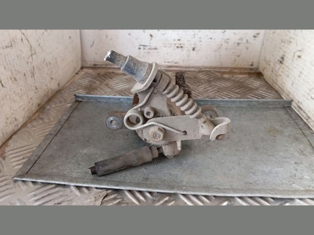 bontott SKODA OCTAVIA III Bal hátsó Féknyereg Munkahengerrel